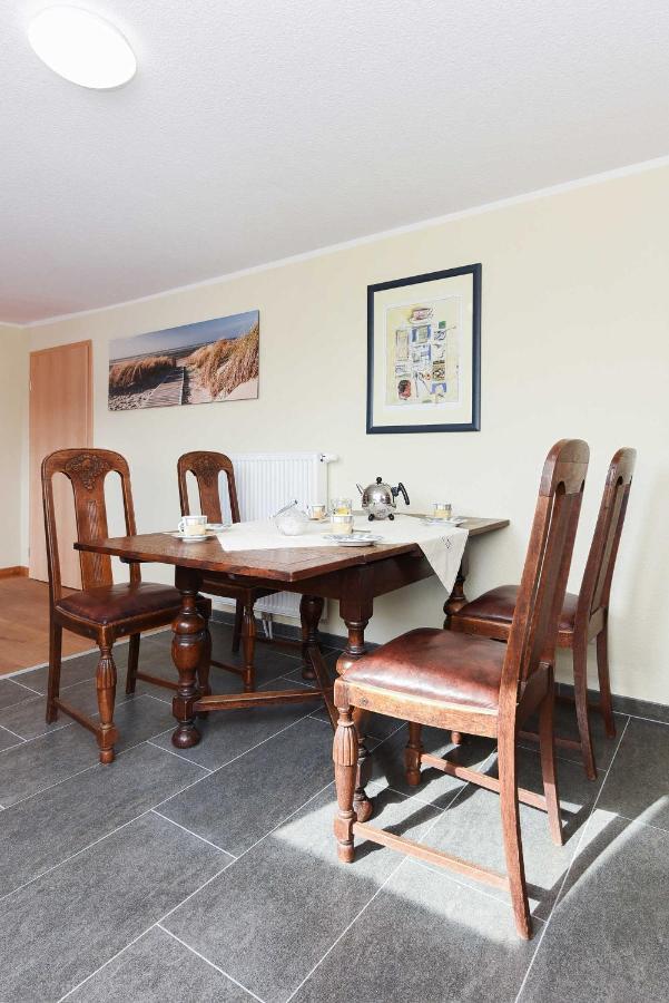 Ferienwohnung Teezeit Neuharlingersiel Ruang foto