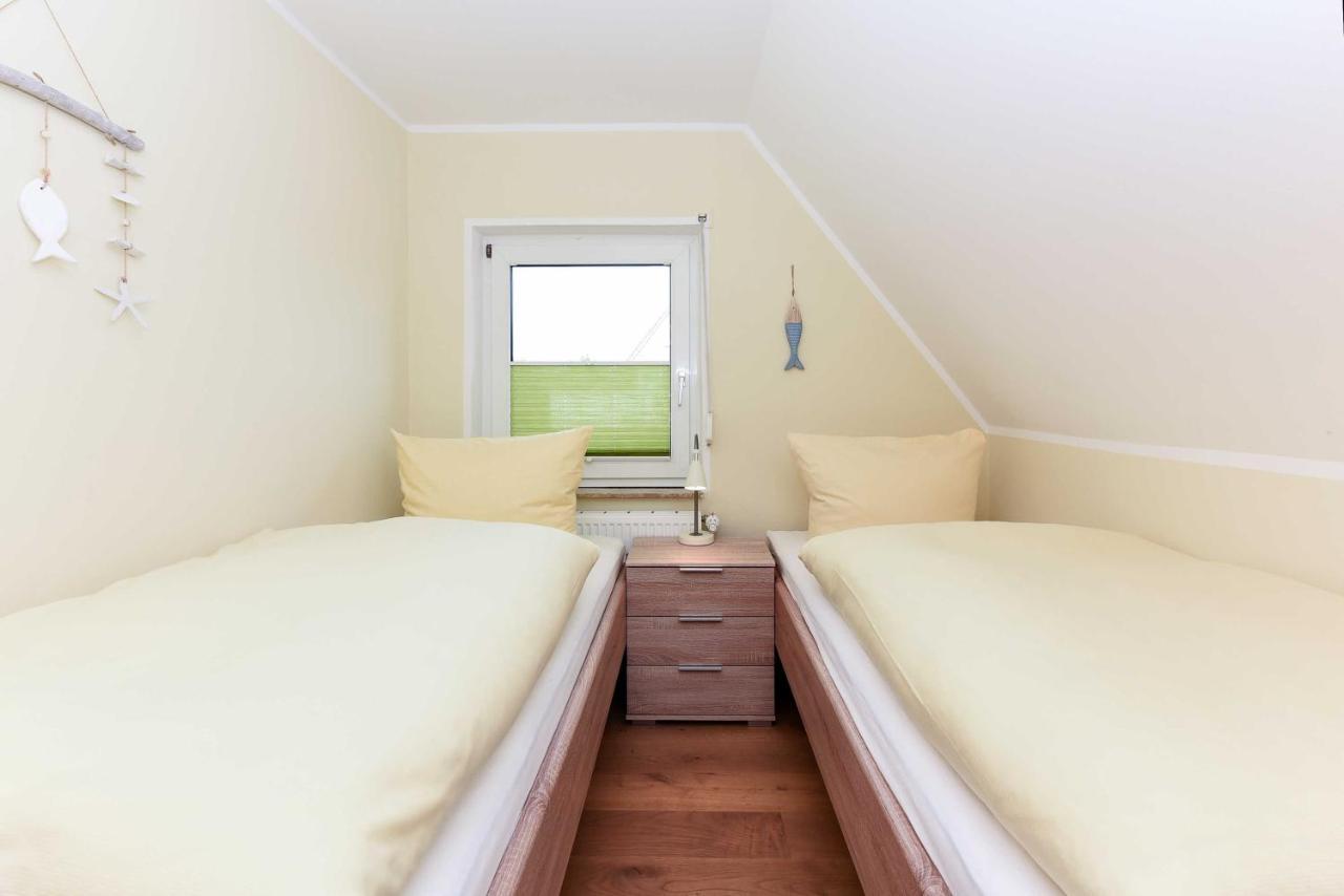 Ferienwohnung Teezeit Neuharlingersiel Ruang foto